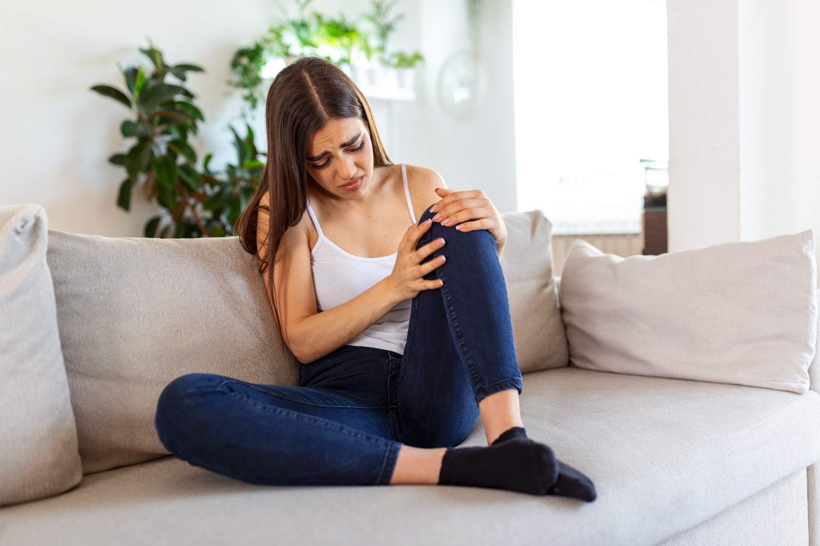 You are currently viewing Why Women Face Joint Issues: Early Signs & Role of Nutrition